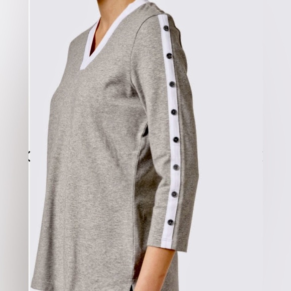 EUC E.L.I. Cotton/Spandex V-Neck Tunic Top W/ Button Sleeve Detail XL Gray/White - Picture 6 of 14